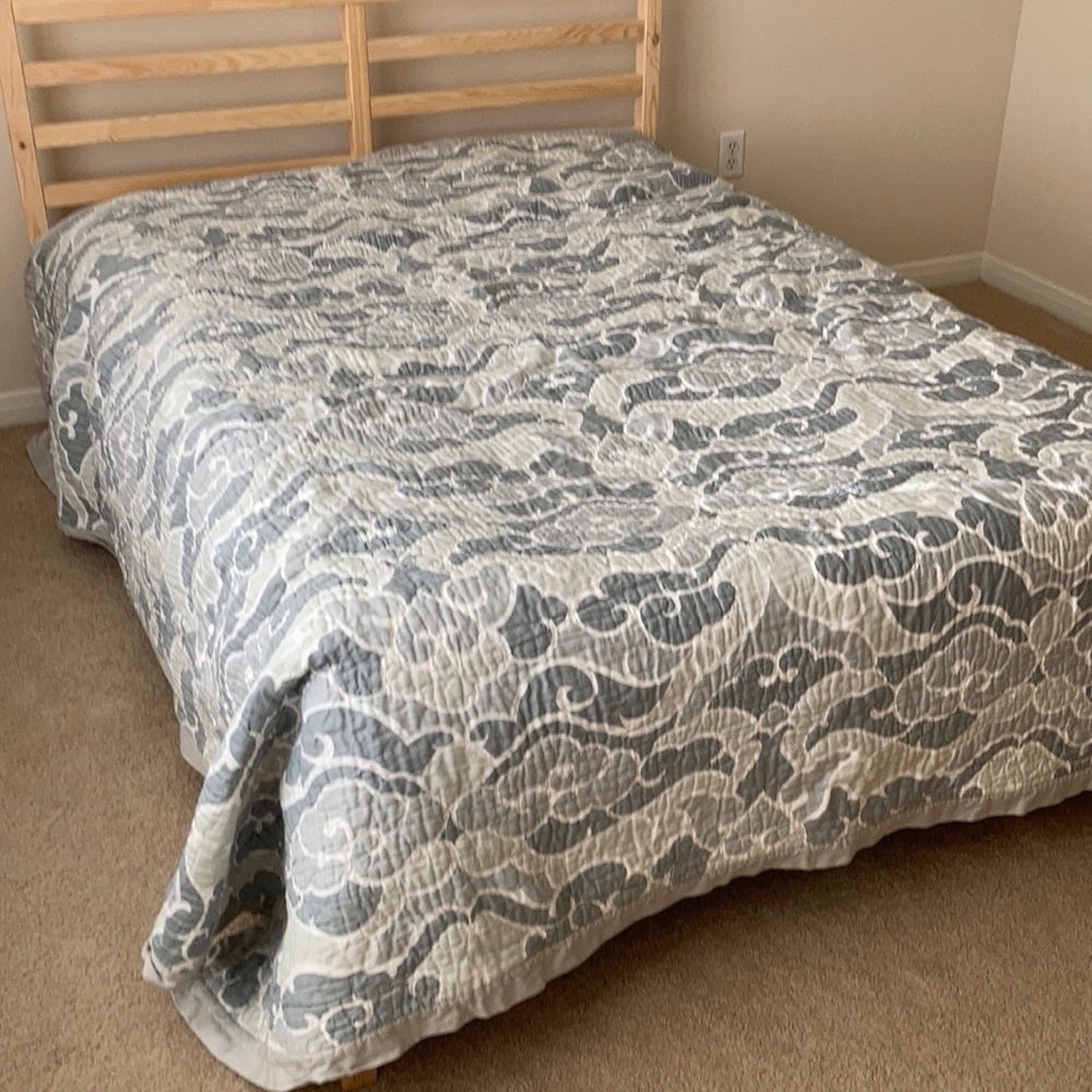Anthropologie queen size quilt